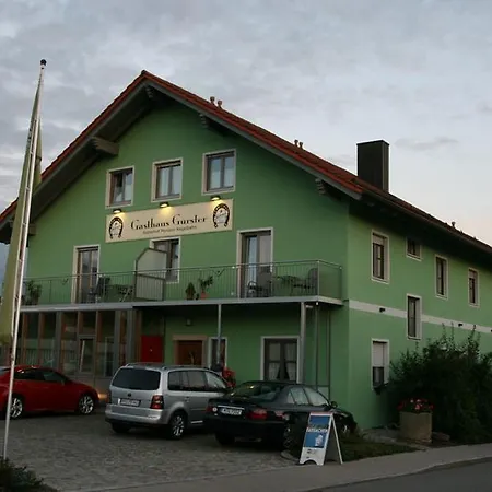 Konukevi Reiterhof Guerster 3*